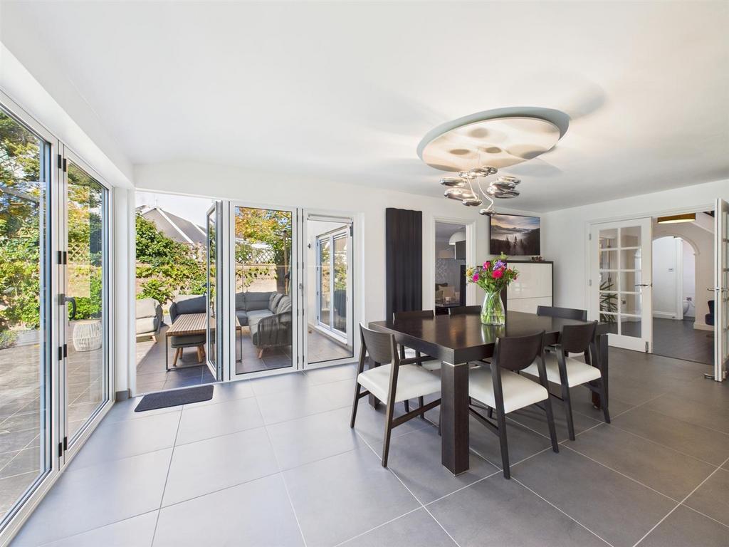 CAM05469 G0-PR0013-STILL006.jpg