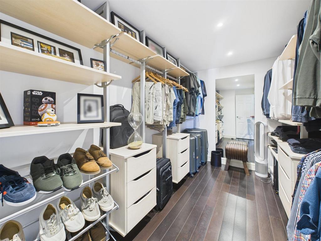 CAM05469 G0-PR0013-STILL021.jpg