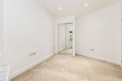 2 bedroom flat to rent, Malvern Road, London NW6