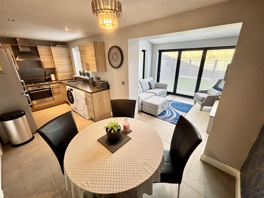 Open Plan Kitchen and Dining Room