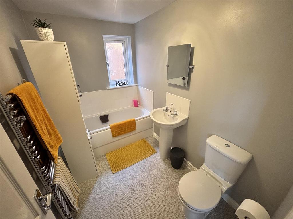 Family Bathroom/WC