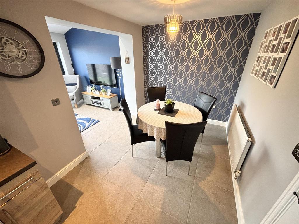 Open Plan Kitchen and Dining Room