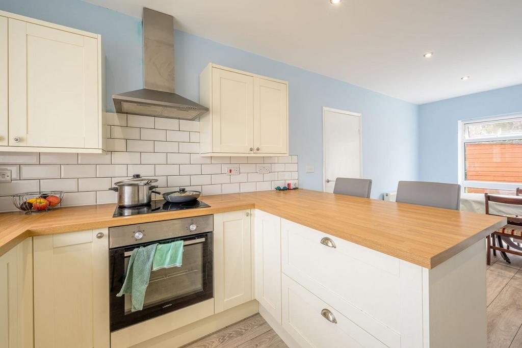 Kitchen Area 3