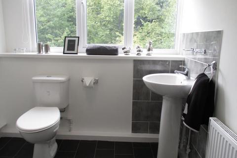 2 bedroom terraced house to rent, Station Parade, Leeds LS5