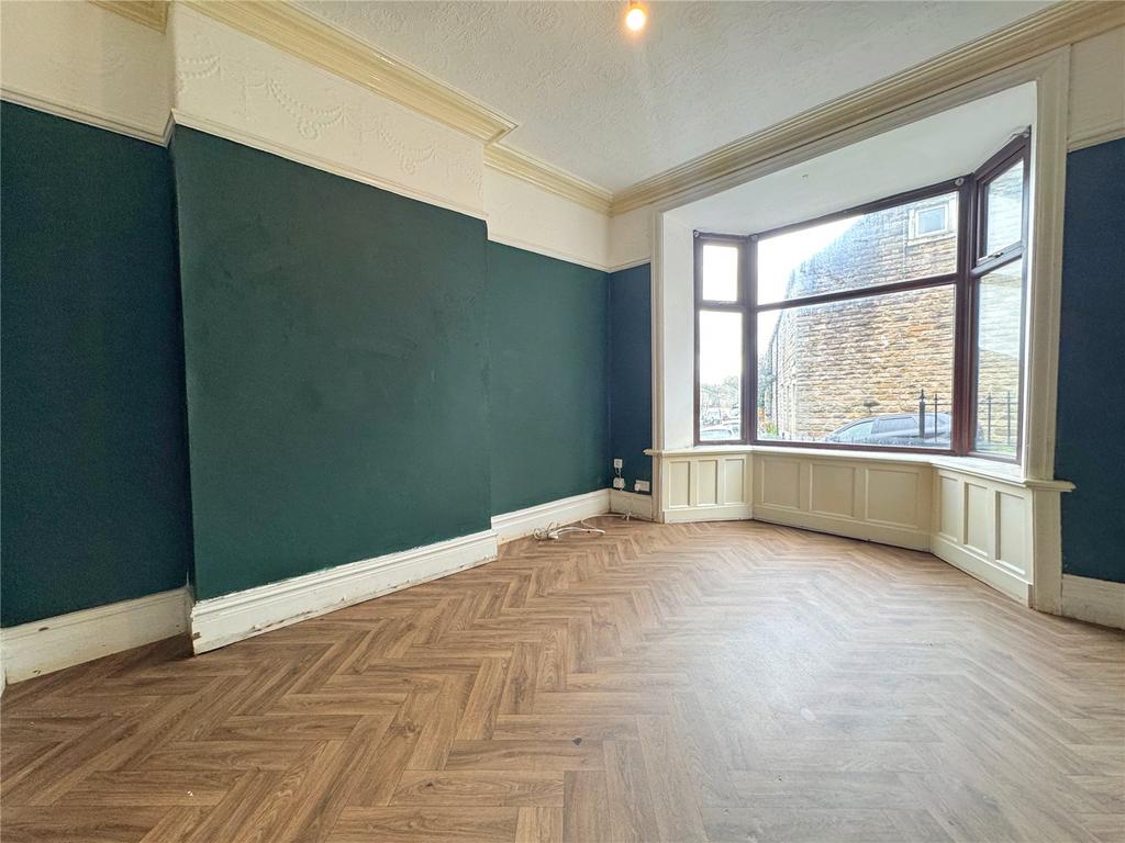 Bay-Fronted Lounge