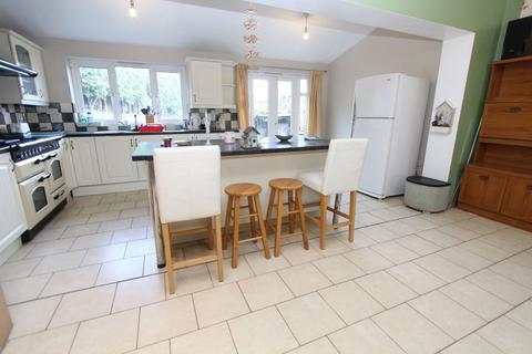 3 bedroom semi-detached house for sale, Cradley Road, Dudley DY2