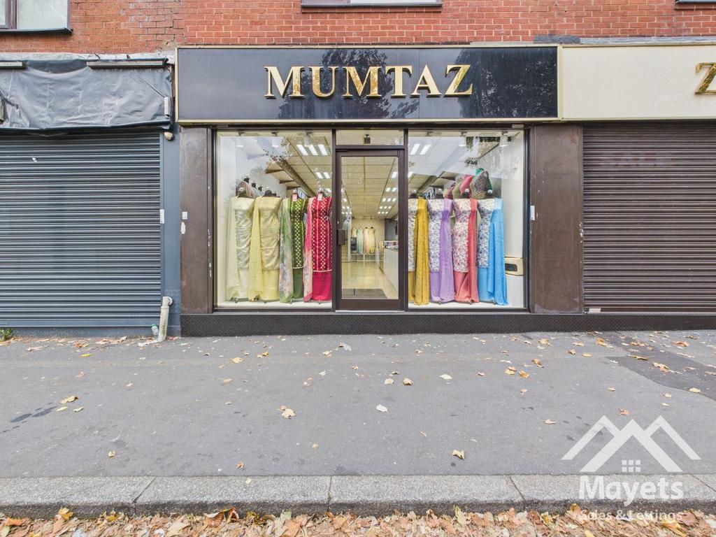 Whalley Range, Blackburn Shop to rent - £1,795 pcm (£414 pw)