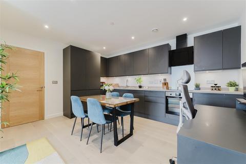 undefined, Ipswich Court, Hanwell
