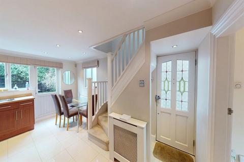 2 bedroom semi-detached house for sale, Smarts Lane, Loughton, IG10