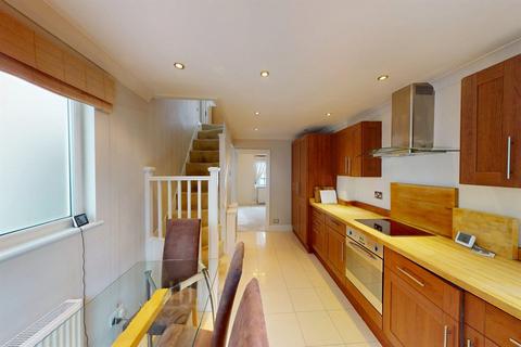 2 bedroom semi-detached house for sale, Smarts Lane, Loughton, IG10