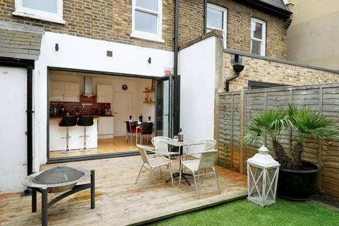 4 bedroom terraced house for sale, Armoury Way, Wandsworth Town, London, SW18
