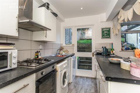 6 bedroom terraced house to rent, Hollingdean Terrace, Brighton