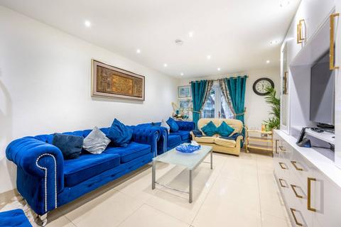 undefined, Lincoln Road, Plaistow, London, E13