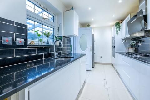 undefined, Lincoln Road, Plaistow, London, E13