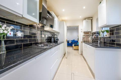 undefined, Lincoln Road, Plaistow, London, E13