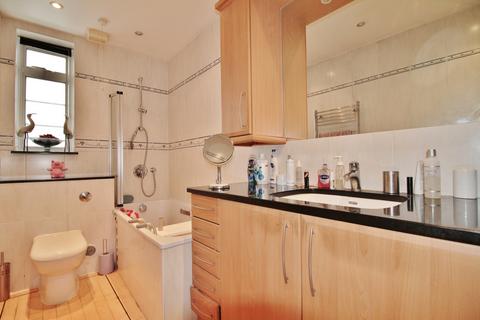 3 bedroom apartment for sale, Latymer Court, Hammersmith Road, Hammersmith, W6