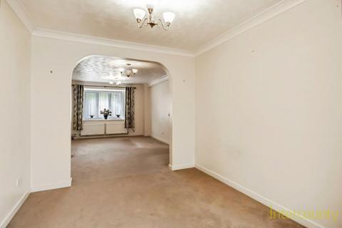 4 bedroom detached house to rent, Dove Close, Herts CM23