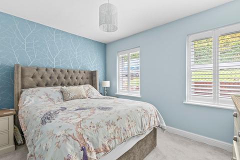 2 bedroom flat for sale, West Wycombe Road, High Wycombe, HP12