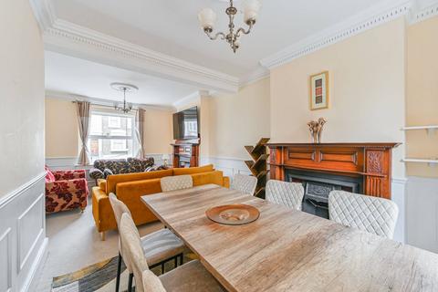 3 bedroom maisonette to rent, Alpha Road, New Cross, London, SE14