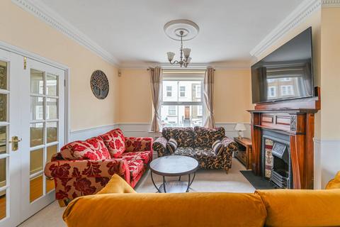 3 bedroom maisonette to rent, Alpha Road, New Cross, London, SE14
