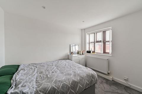 Lewis Road, Mitcham, CR4