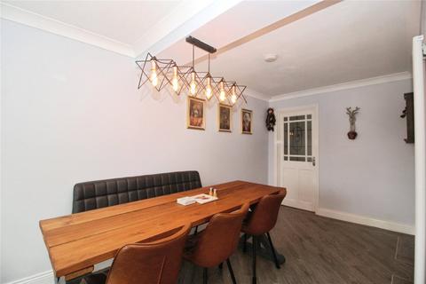 4 bedroom detached house for sale, Clifton Way, Leicestershire LE10