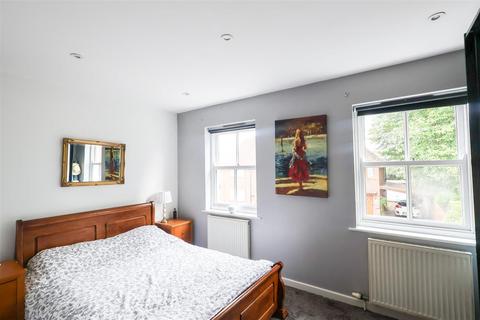 3 bedroom terraced house for sale, Florentines Court, Allhallowgate, Ripon