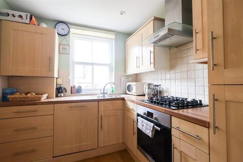 3 bedroom terraced house for sale, Florentines Court, Allhallowgate, Ripon