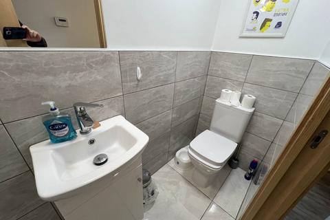 3 bedroom house to rent, Eastgate Court, Frome, Somerset