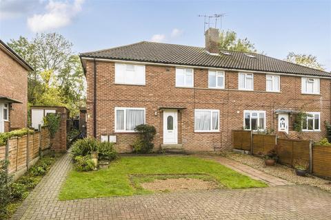 2 bedroom flat for sale, Ashfield Avenue, Bushey WD23