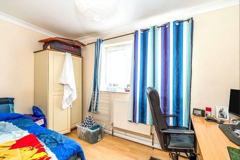 2 bedroom flat to rent, Portswood Road, Hampshire SO17