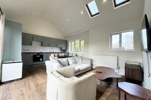 2 bedroom apartment to rent, 60c Upper Tulse Hill, London SW2