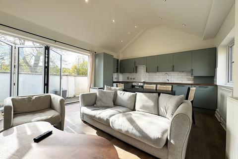 2 bedroom apartment to rent, 60c Upper Tulse Hill, London SW2