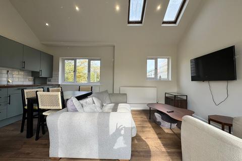 2 bedroom apartment to rent, 60c Upper Tulse Hill, London SW2