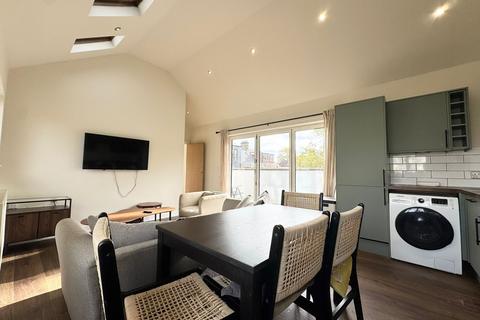 2 bedroom apartment to rent, 60c Upper Tulse Hill, London SW2