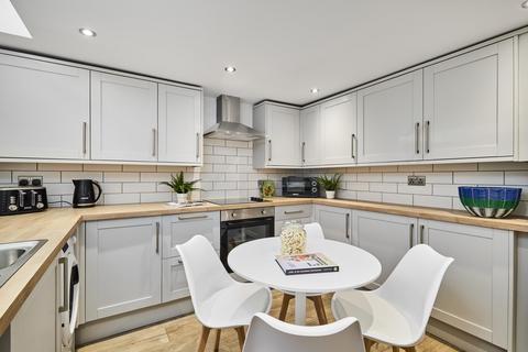 6 bedroom house to rent, Burley Lodge Terrace, Leeds LS6