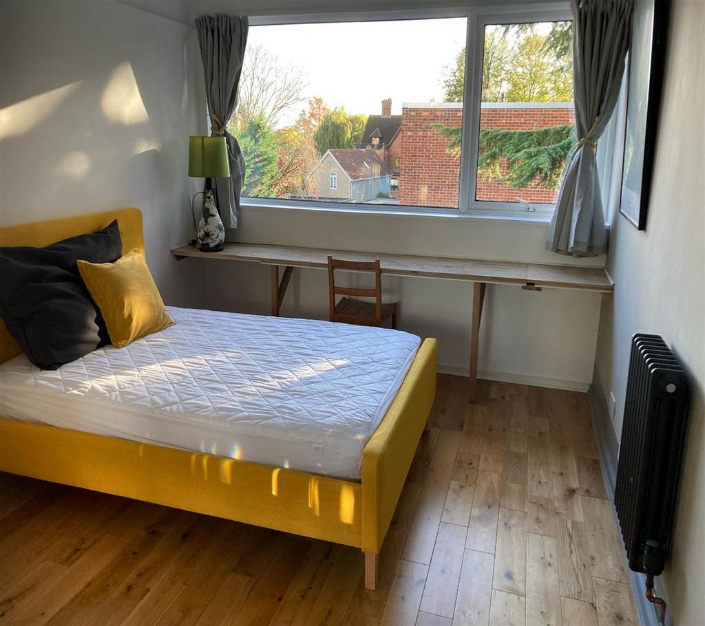 Bedroom 1.jpg