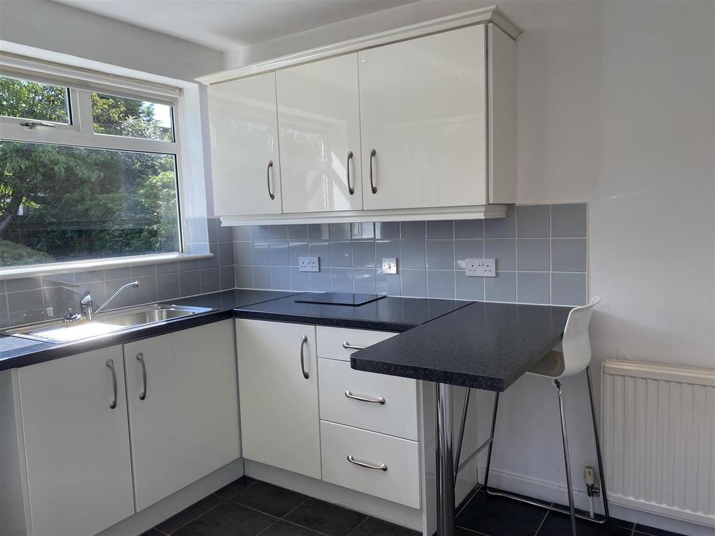 Kitchen b.JPG
