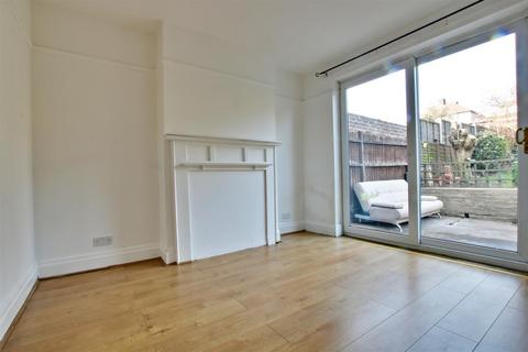 3 bedroom semi-detached house to rent, Winlaton Road, Bromley BR1