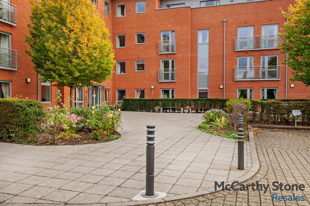 8666943-exterior14-800.jpg