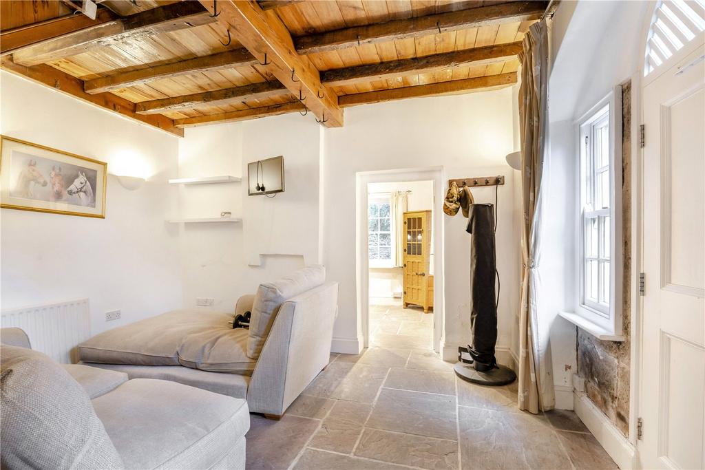 Cottage Lounge