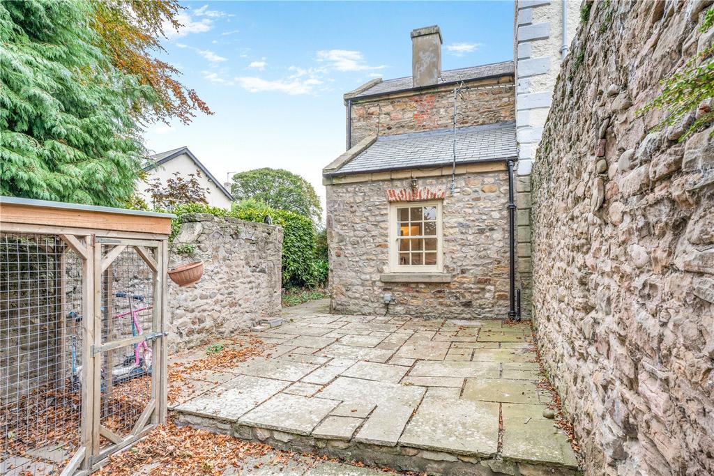 Cottage Patio