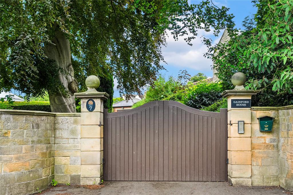 Private Entrance