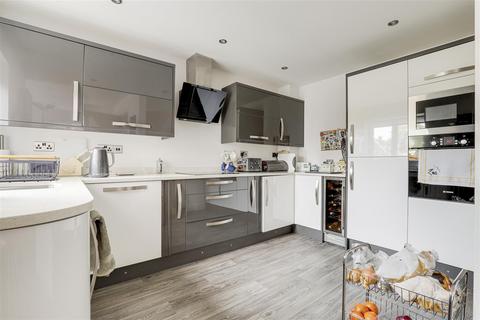 4 bedroom detached house for sale, Carrfield Avenue, Toton NG9