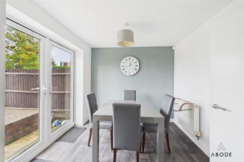 5 Cherry Tree Gardens, Burton-on-trent, DE15 0AF