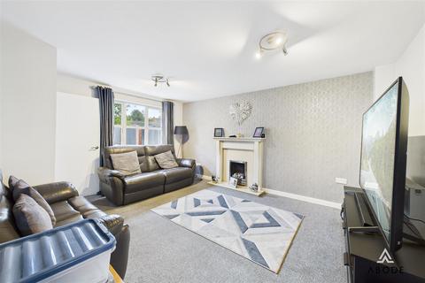 5 Cherry Tree Gardens, Burton-on-trent, DE15 0AF