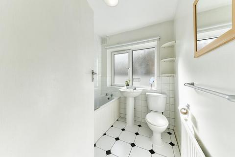 2 bedroom flat to rent, 31 32 King William Walk, Greenwich, London, SE10