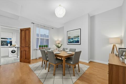 4 bedroom terraced house for sale, Sunnybank Avenue, Horsforth, Leeds, West Yorkshire, LS18