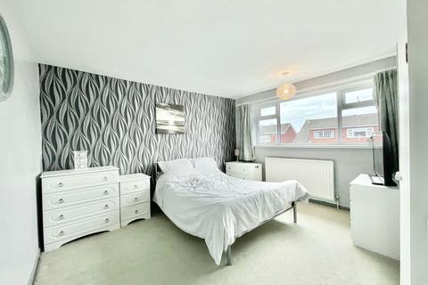 2 bedroom detached house for sale, Ainsdale Close, Stoke-On-Trent, ST3