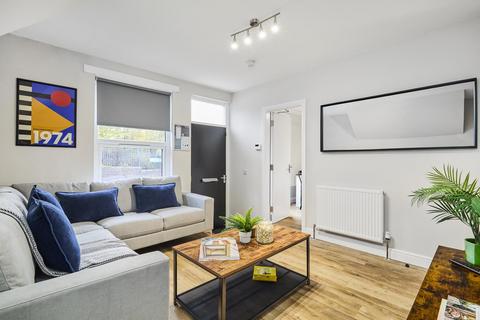 5 bedroom house to rent, Barnbrough Street, Leeds LS4
